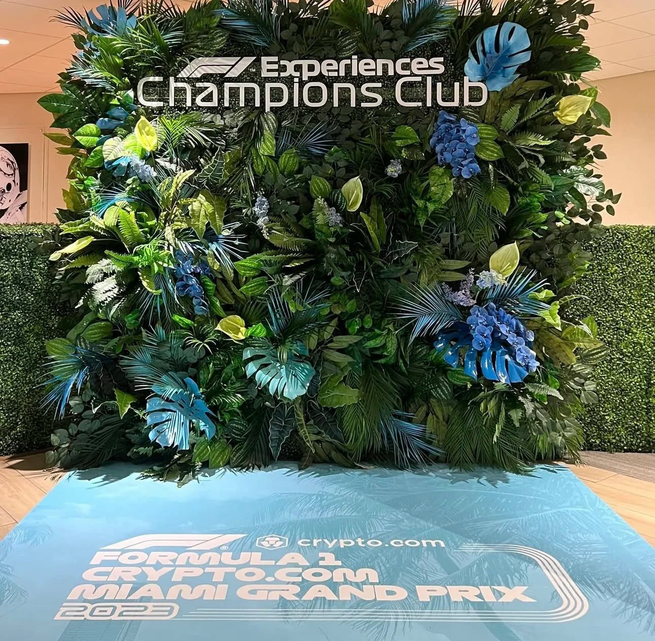 Blue Tropical Premium Greenery Wall - 526