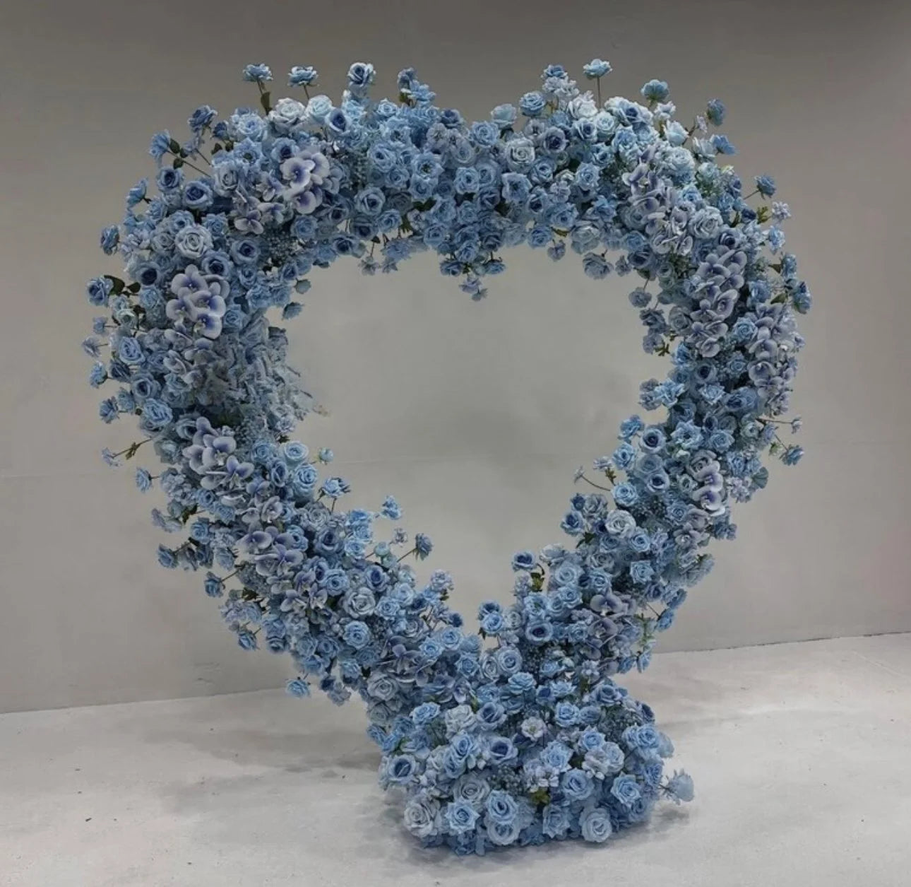 Light Blue Babys Breath Premium Rose Heart Arch - 4923