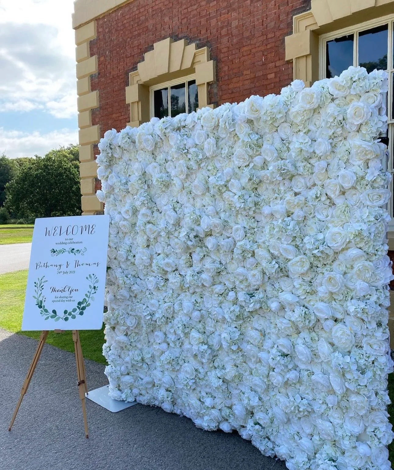 Classic White Rose Hydrenga Flower Wall - 001