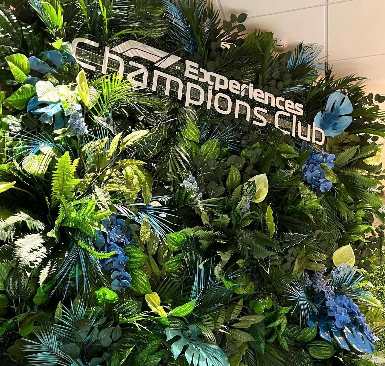 Blue Tropical Premium Greenery Wall - 526