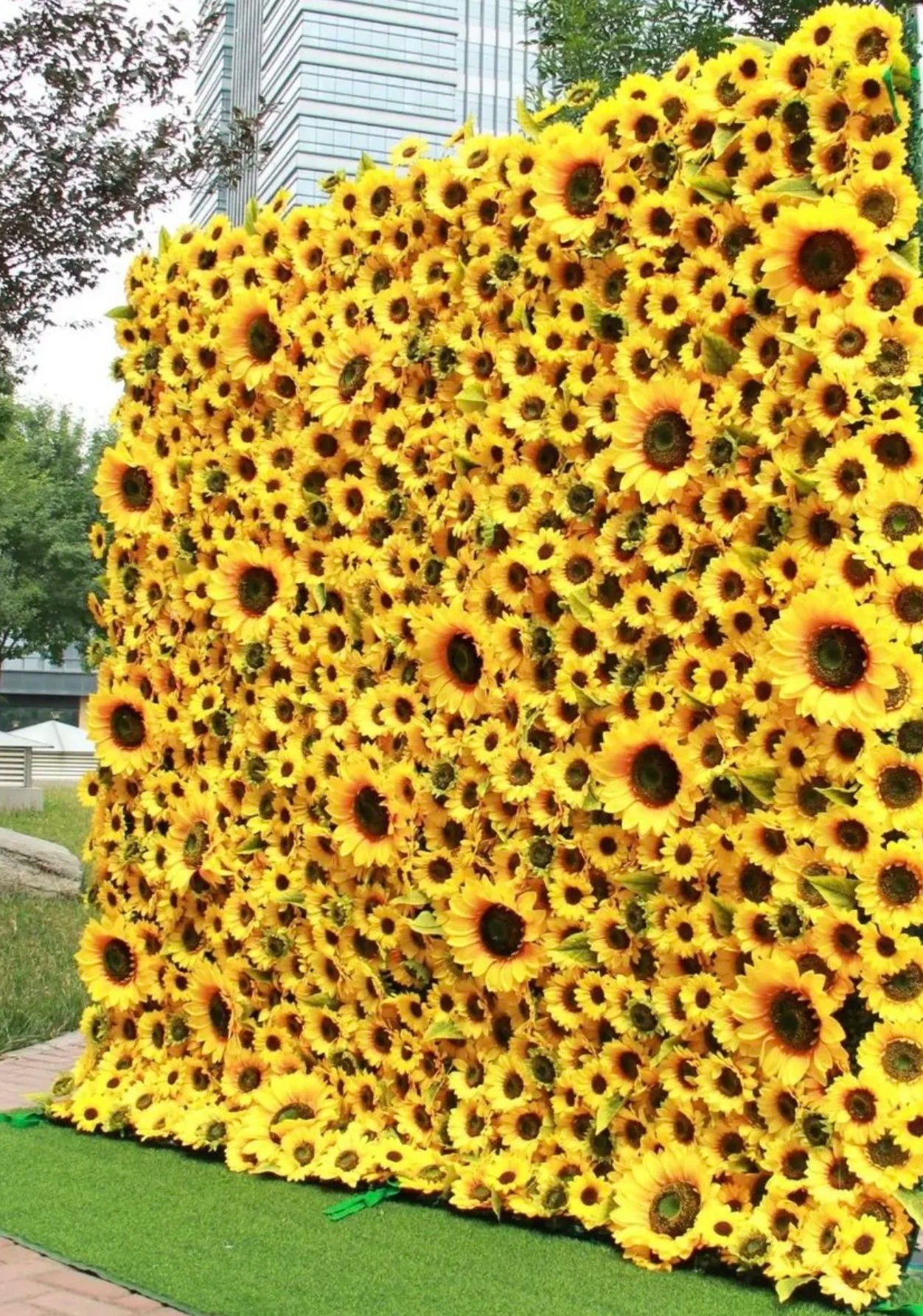 Deluxe Yellow Sunflower Wall - 090
